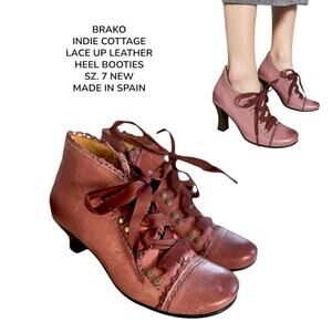 BRAKO RARE LEATHER LACE UP VICTORIAN INDIE HEELED BOOTIES SZ. 7/37